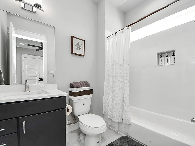 2116 Naomi St #C — Photo 31