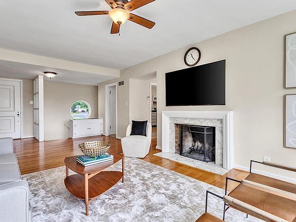 5th image of 10128 Elise Dr
