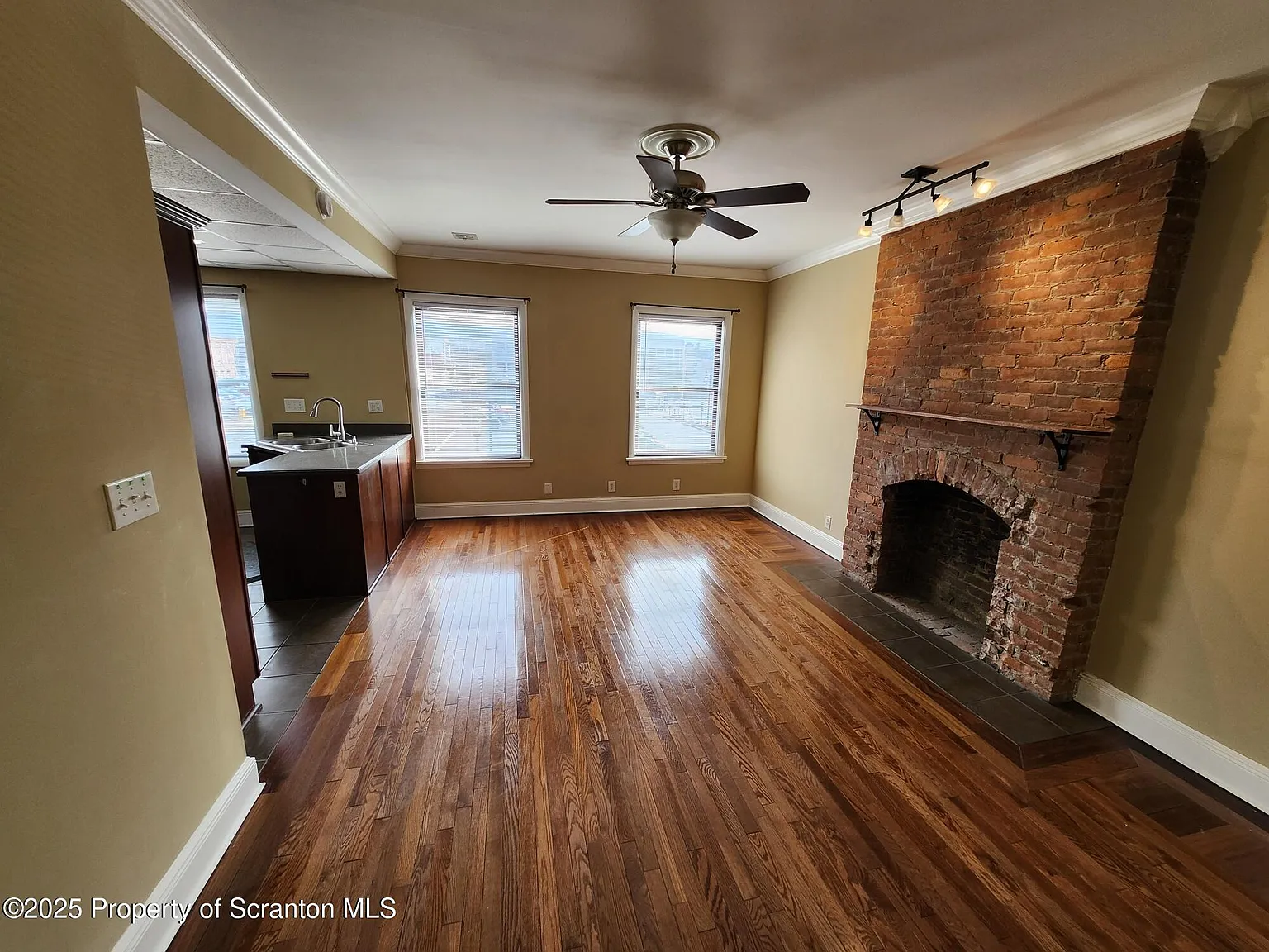 2 bed, 2.0 bath, 1254 sqft, $1,625 — Photo 3