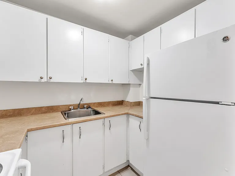 7 Briceland St — Photo 10