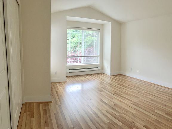 4th image of 12020 A 33rd Ave NE