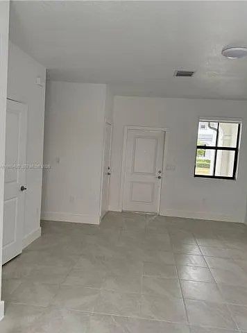 28519 SW 134th Ct — Photo 2
