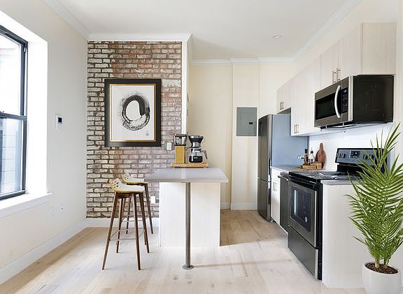 5th image of 1075 Greene Ave #1DD