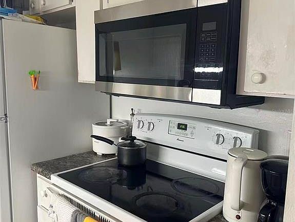 5th image of 4000 SW 23rd St APT 4-102
