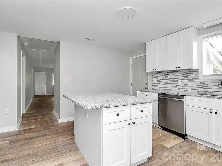 55 Dunn St — Photo 5