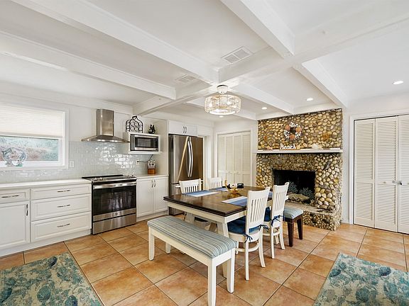 4th image of 15 Marlin Dr