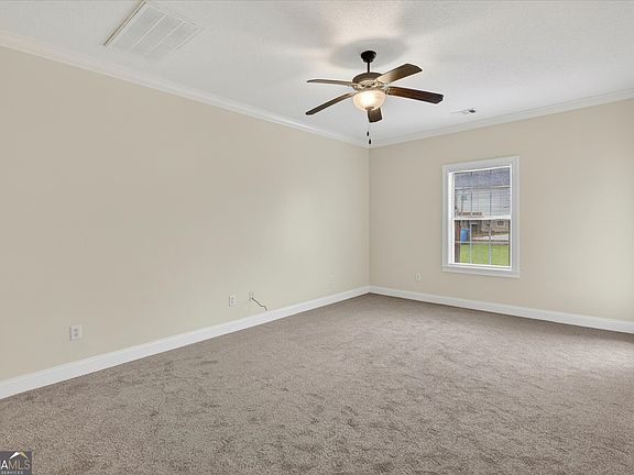 5th image of 121 Barfield Way
