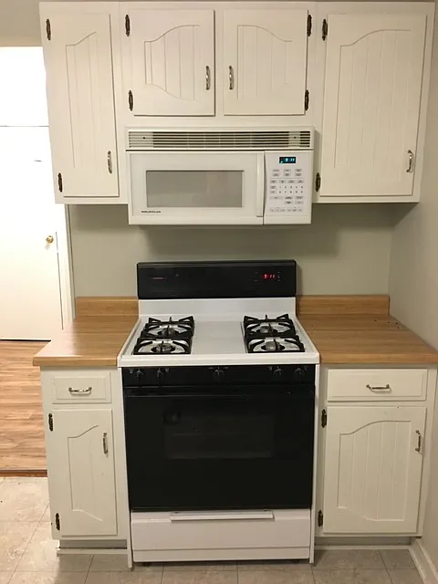 3 bed, 1200 sqft, $1,500 — Photo 2