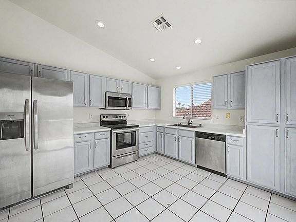 5th image of 4138 W Charter Oak Rd