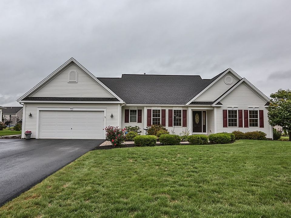 1st image of 827 Bannerwood Dr