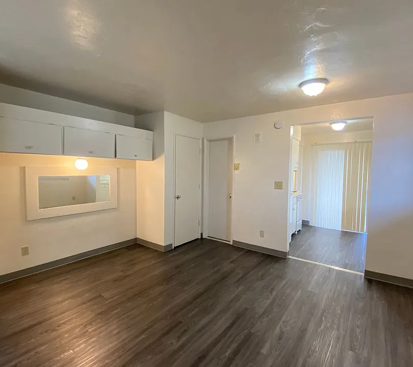 771 W 7th Ave