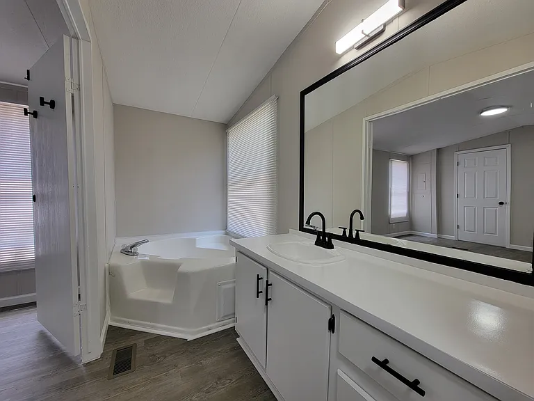 4 Edge St — Photo 16