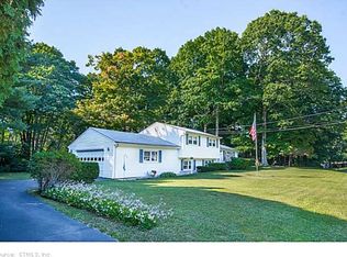9 Hill View Ln, Clinton, CT 06413