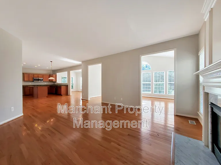 15 Silverthorn Ct — Photo 18