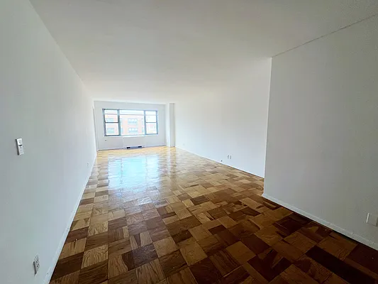 Rented by Manhattan Realty Group | media 1