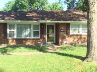 119 N New Florissant Rd, Florissant, MO 63031
