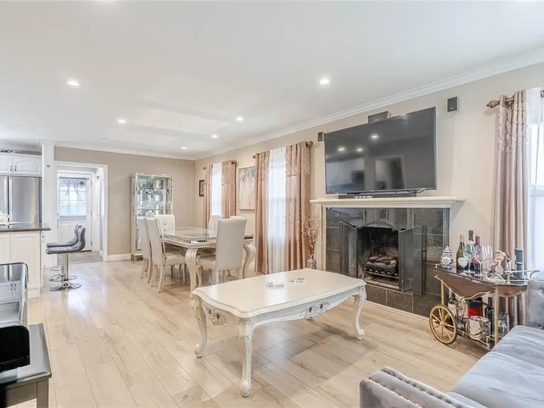 3304 Paraiso Way — Photo 4