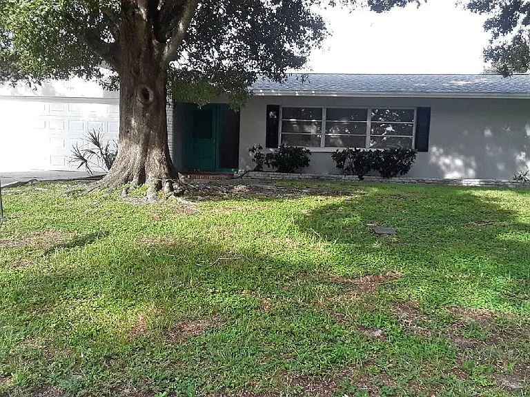 1329 Fairfield Dr — Photo 17