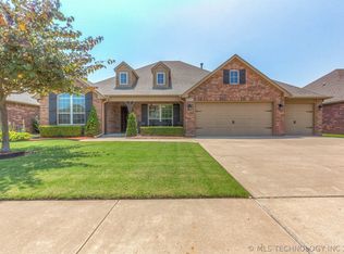 1637 E Atlanta St, Broken Arrow, OK 74012