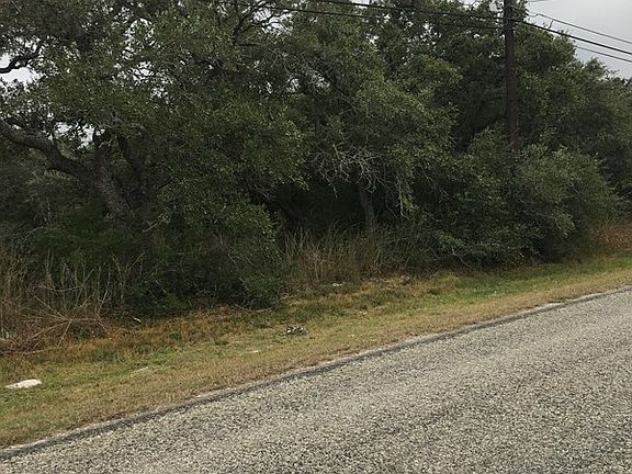 5th image of 502 Alexander Dr