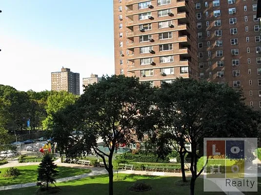 Sold by LoHo Realty | media 18