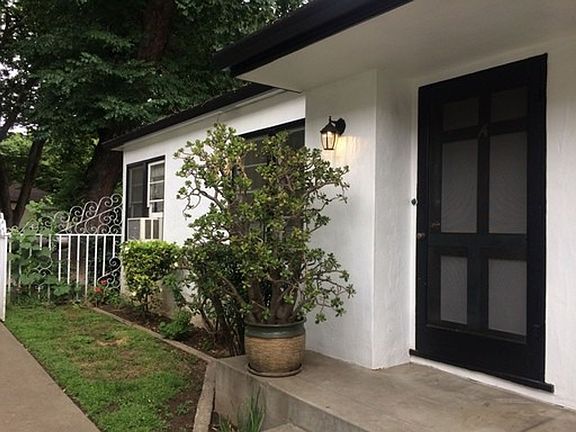 2nd image of 1209-13 U St #1213C