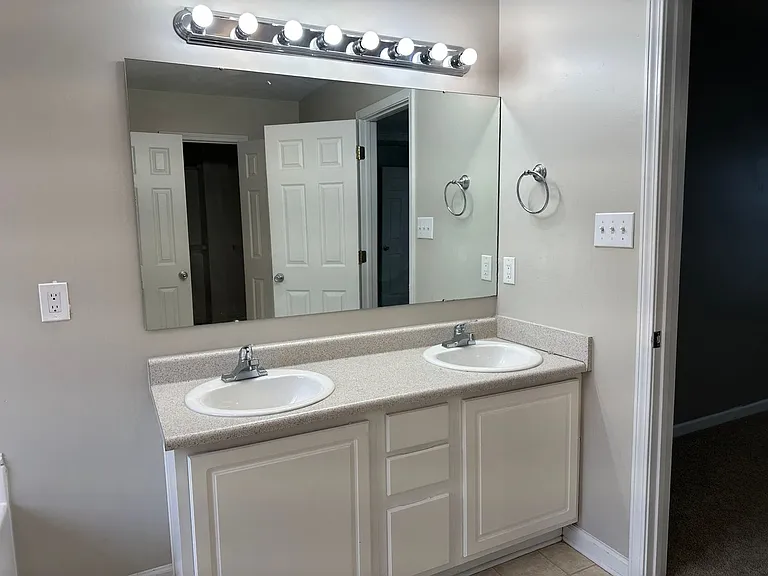 3679 Pioneer Dr — Photo 24
