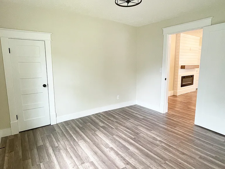 130 Lucile St — Photo 12