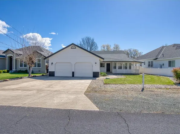 18110 Spyglass Road, Hidden Valley Lake, CA 95467