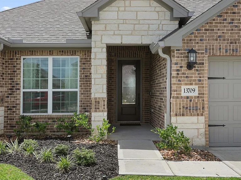 13709 Gaff Rig Dr — Photo 4