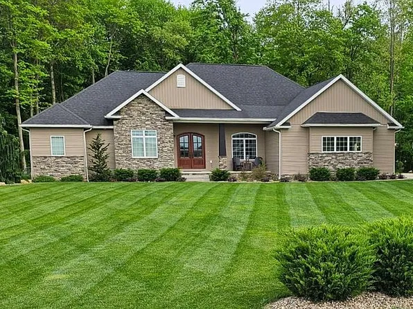 513 Woodsend Dr, Salem, OH 44460