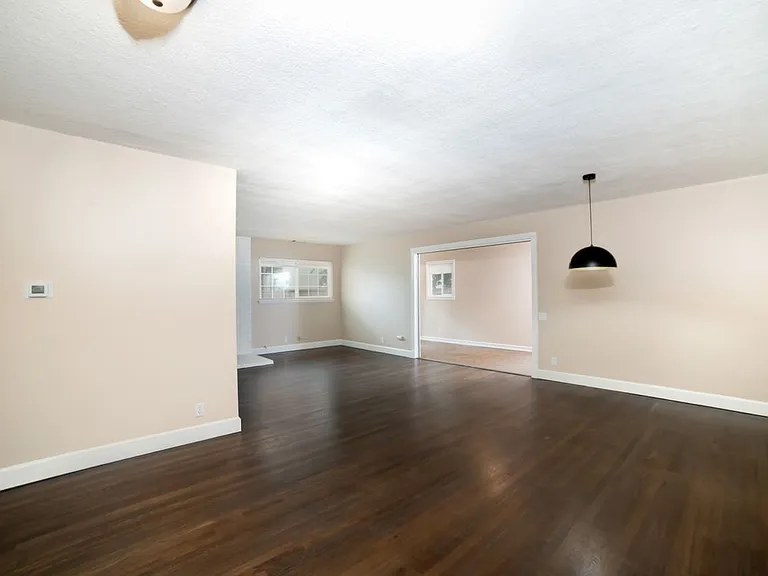 2958 Gramercy St — Photo 4