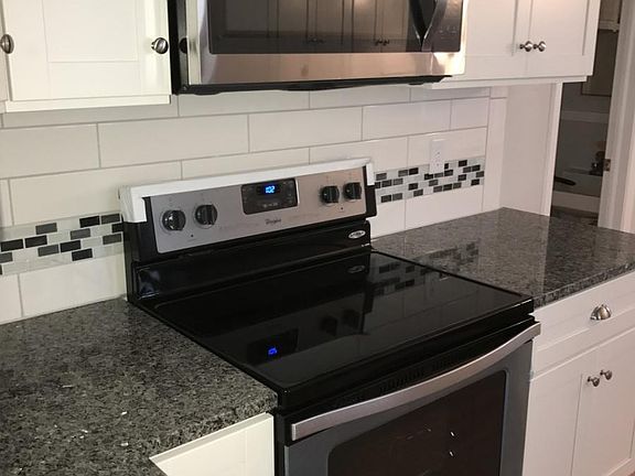 2nd image of 9829 Woodbriar Ln