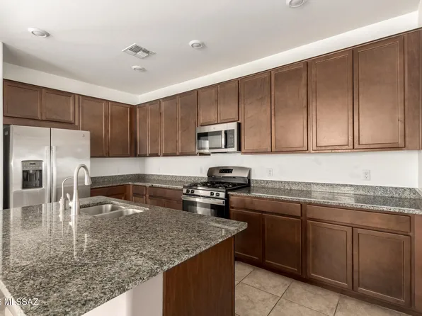 7803 S Sugarbend Dr, Tucson, AZ 85757