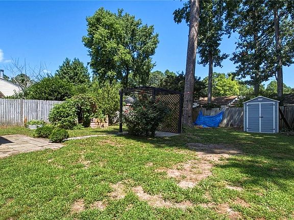 5th image of 1412 Nightingale Way