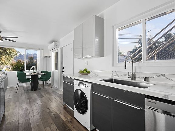 3rd image of 141 San Pascual Ave APT 1