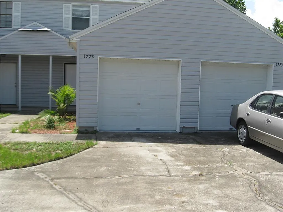 1779 Crystal Grove Dr