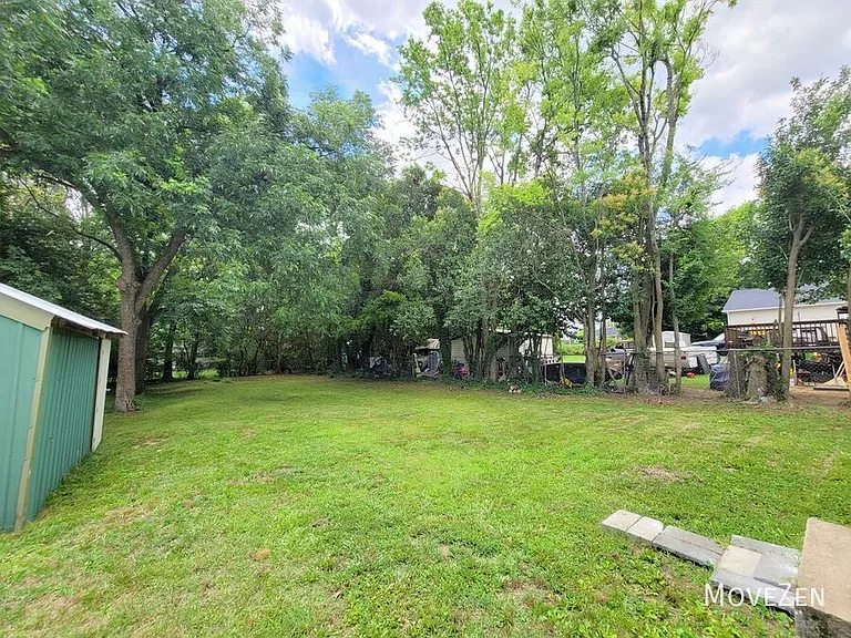226 Cummings St — Photo 28