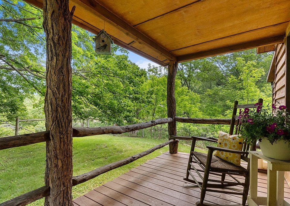 7th image of 1097 Mount Zion Rd