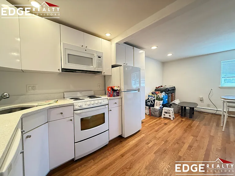 15 Euston Rd #23A — Photo 2
