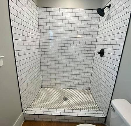5th image of 909 Henderson St #6