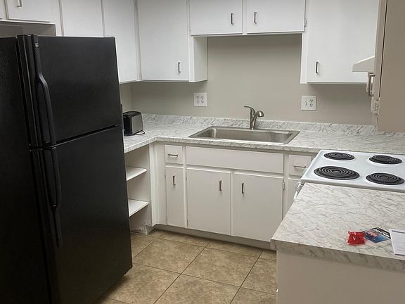 3rd image of 131 Lullwater St APT A