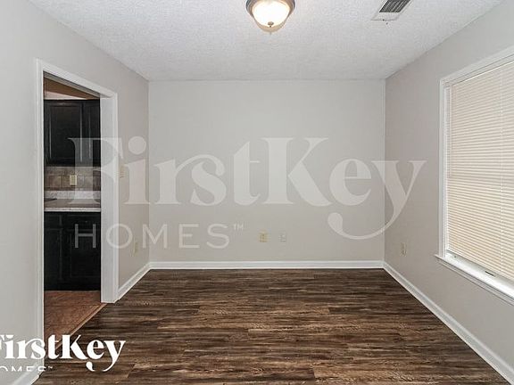 3rd image of 6614 Red Birch Dr