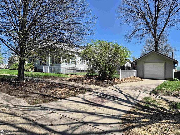 2nd image of 214 College Ave
