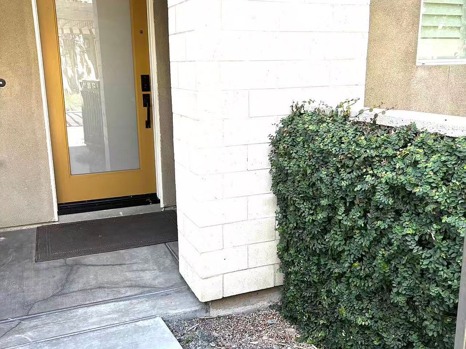 1st image of 2825 Lily Ln