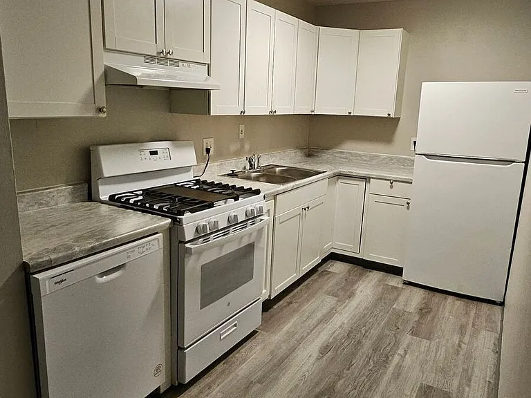 126 S Franklin St #16 — Photo 3