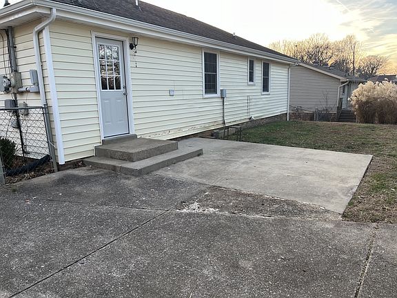5th image of 933 Poppy Dr