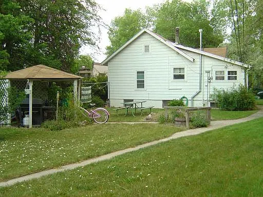 305 Scott Ave #C — Photo 8