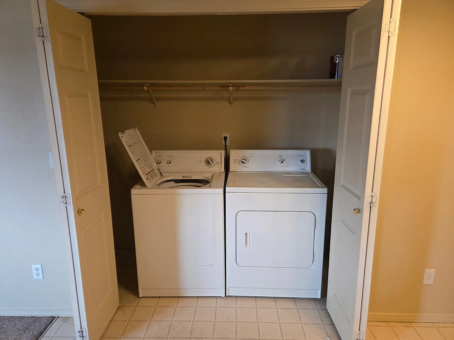 2 bed, 923 sqft, $1,300 — Photo 4