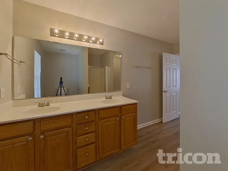 500 Gingerbread Ct S — Photo 9